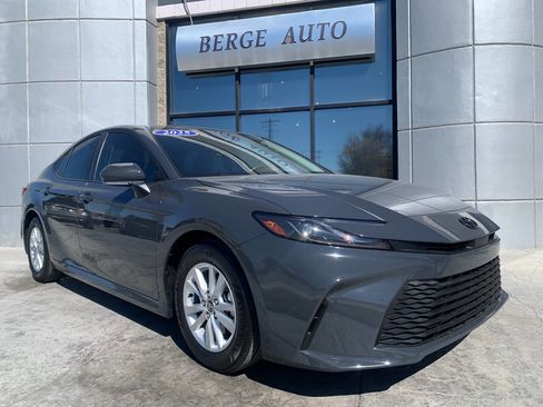 Used 2025 Toyota Camry LE image 1