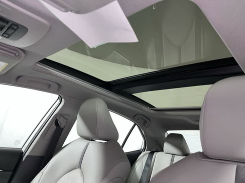 Used 2024 Toyota Camry XLE w/ Navigation Package image 24