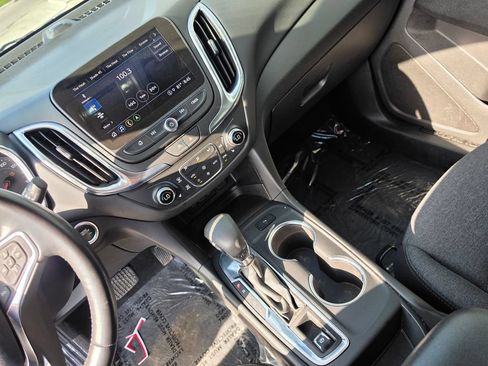Used 2022 Chevrolet Equinox LT FWD image 12