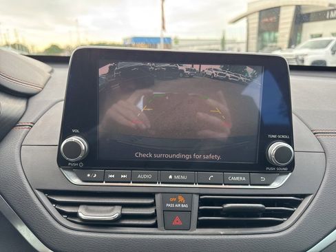 Used 2019 Nissan Altima 2.5 SR FWD image 19
