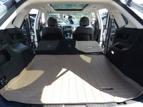 Certified 2018 Ford Edge Titanium w/ Equipment Group 301A FWD image 31