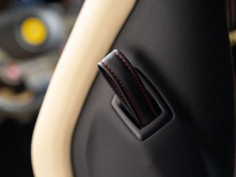 Used 2021 Ferrari F8 Tributo image 39