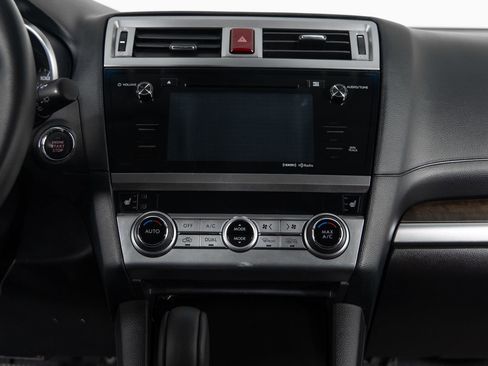 Used 2017 Subaru Outback 3.6R Limited image 34