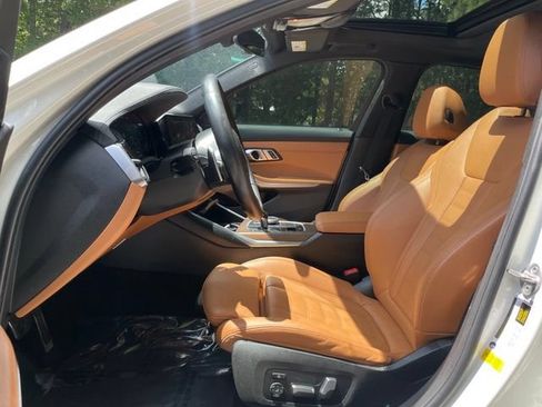 Used 2021 BMW 330i Sedan w/ M Sport Package RWD image 14