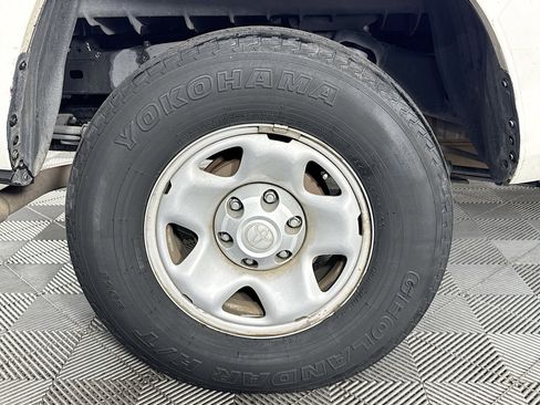 Used 2020 Toyota Tacoma SR image 28