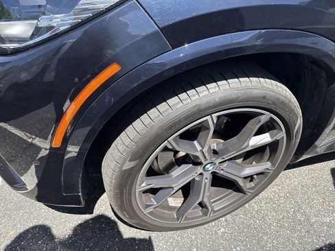 Used 2021 BMW X5 sDrive40i w/ M Sport Package image 4