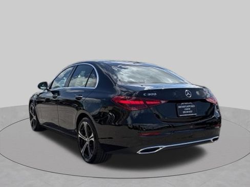 Used 2025 Mercedes-Benz C 300 Sedan image 4