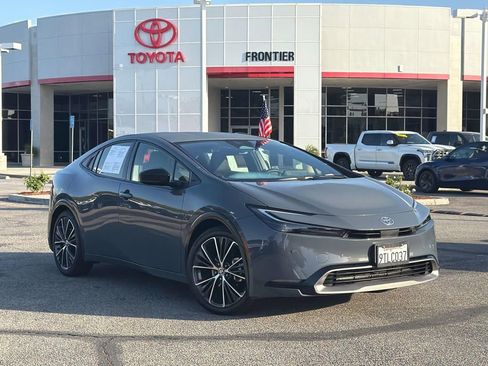 Used 2025 Toyota Prius XLE FWD image 1