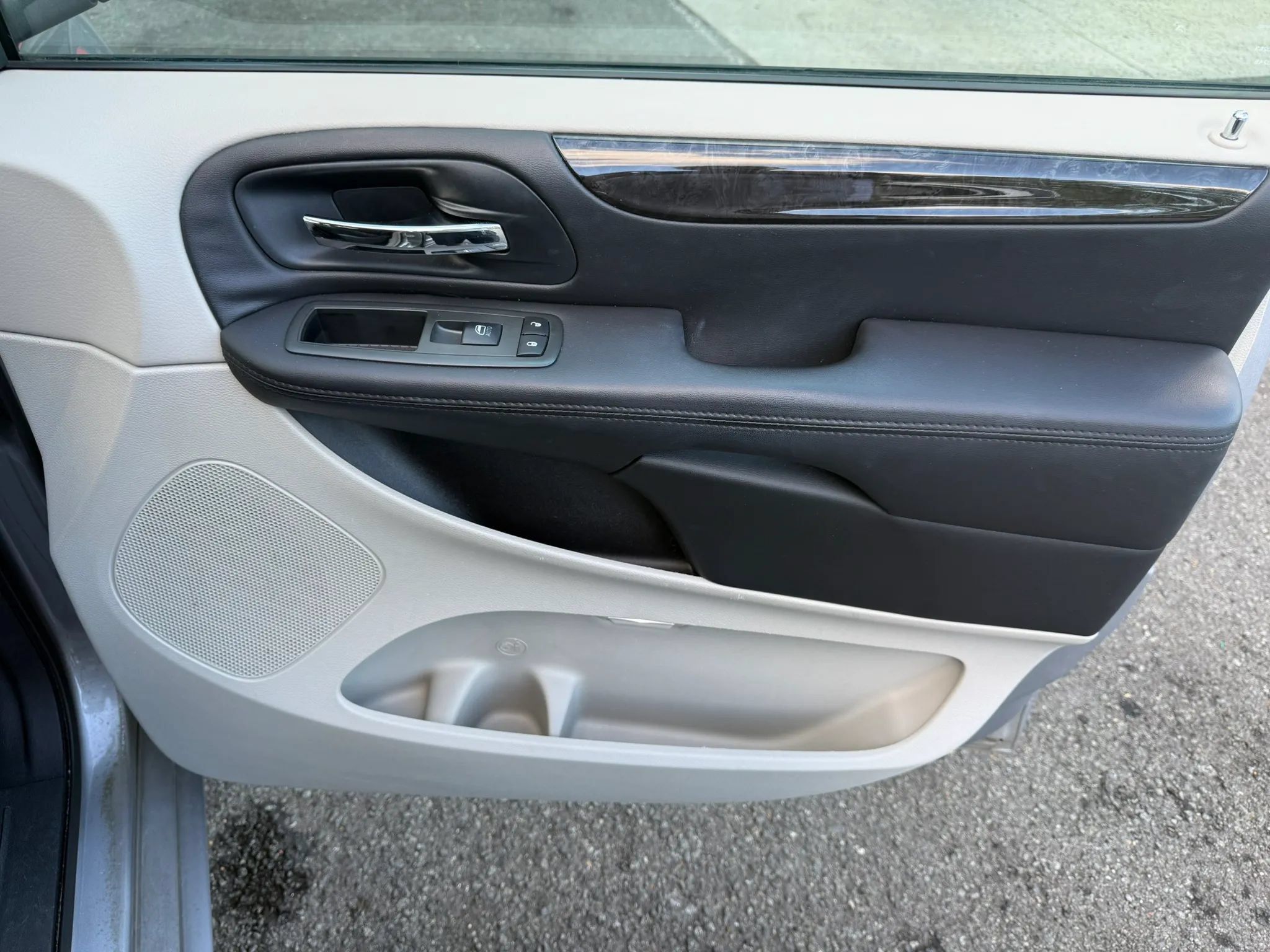 Used 2013 Dodge Grand Caravan Crew w/ Safety Sphere Group FWD image 20