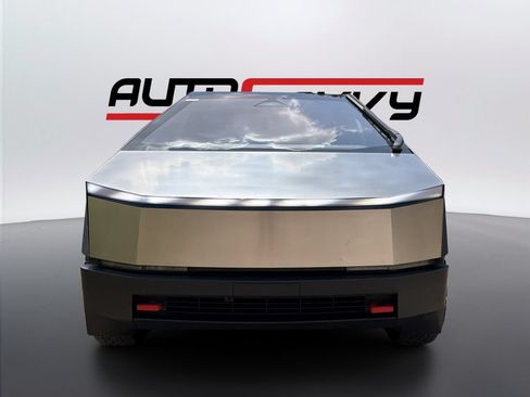Used 2024 Tesla Cybertruck AWD Crew Cab image 2