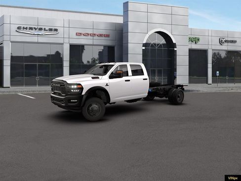New 2026 RAM 5500 Tradesman AWD/4WD image 2