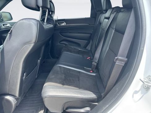 Used 2019 Jeep Grand Cherokee Altitude AWD/4WD image 22