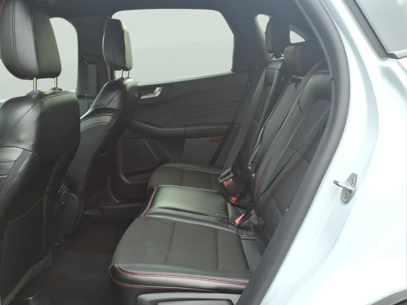 Used 2025 Ford Escape ST-Line Select AWD/4WD image 30