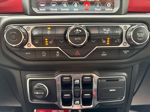 Used 2021 Jeep Gladiator Rubicon AWD/4WD image 23