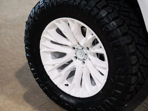 Used 2025 Ford Bronco Heritage Edition image 9