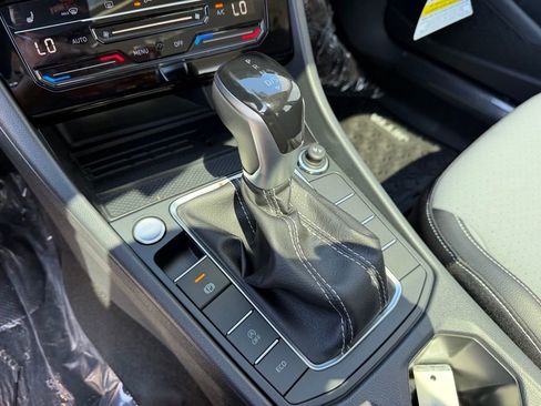 New 2026 Volkswagen Jetta SE FWD image 26