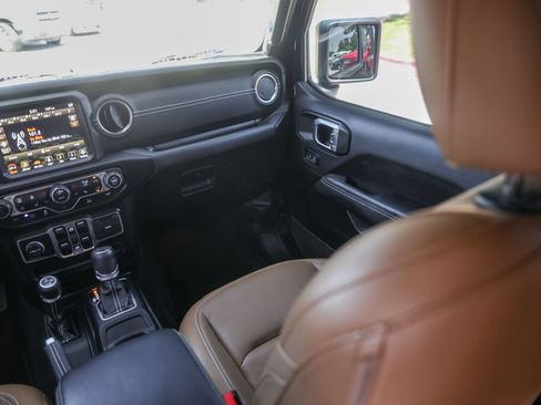 Used 2023 Jeep Wrangler Unlimited Sahara w/ Cold Weather Group AWD/4WD image 24