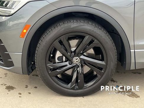 Used 2024 Volkswagen Tiguan SE R-Line image 6