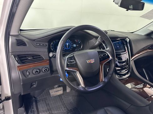 Used 2018 Cadillac Escalade Premium Luxury AWD/4WD image 19