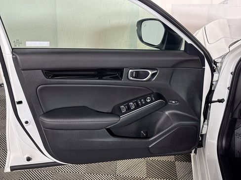 Used 2025 Honda Civic Sport image 10