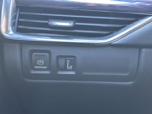 Used 2022 Cadillac XT4 Luxury w/ Trailering Package AWD/4WD image 25