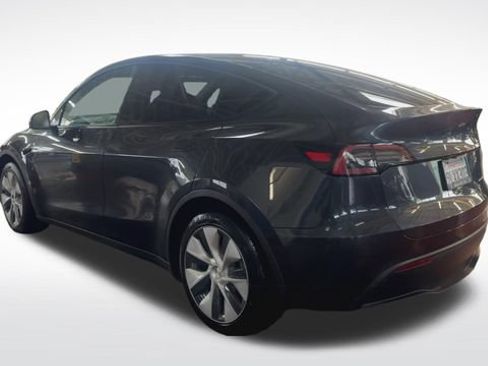 Used 2024 Tesla Model Y Long Range AWD/4WD image 7