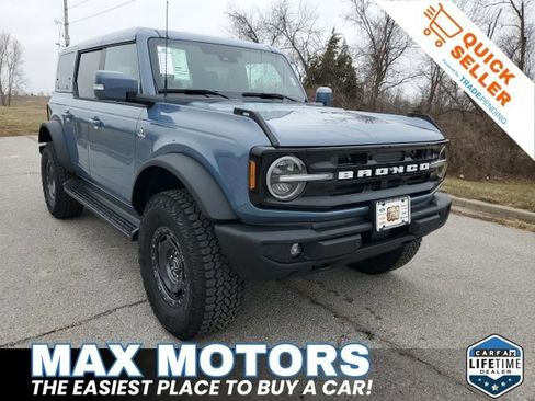 New 2025 Ford Bronco Outer Banks w/ Sasquatch Package AWD/4WD image 1