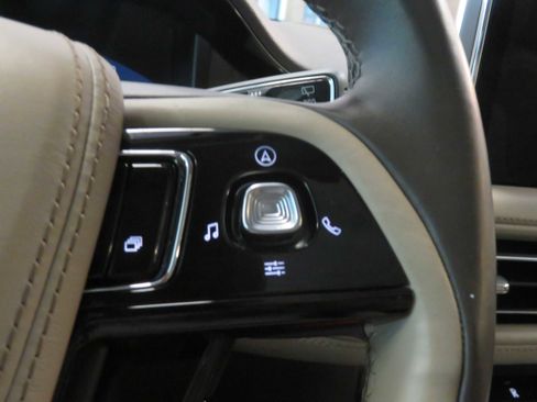 Used 2020 Lincoln Aviator Reserve w/ Equipment Group 202A image 35