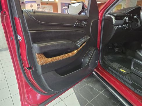 Used 2015 Chevrolet Suburban LTZ image 7