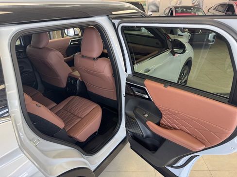 New 2025 Mitsubishi Outlander SEL image 14