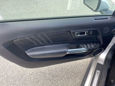 Used 2019 Ford Mustang GT Premium image 11