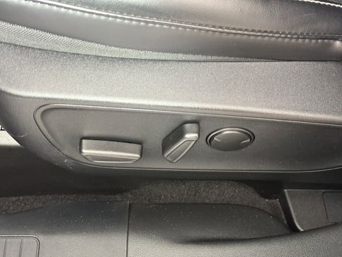 Certified 2025 Ford Escape SE FWD image 16