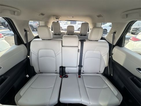 New 2026 Nissan Pathfinder SL image 14