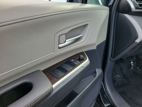 Used 2024 Toyota Sienna XLE image 18
