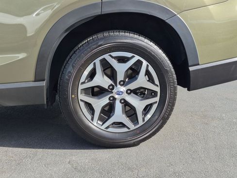 Used 2023 Subaru Forester Premium AWD/4WD image 23