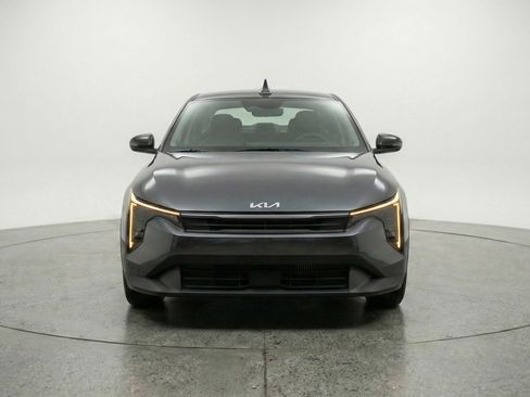 Used 2025 Kia K4 LXS image 2