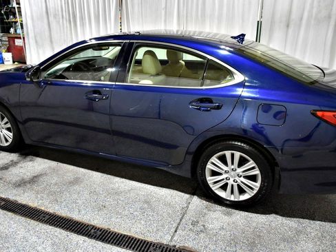 Used 2014 Lexus ES 350 w/ Premium Package FWD image 30