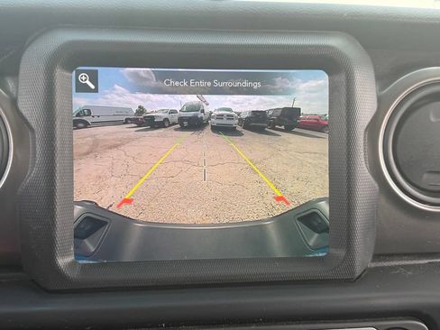 Used 2023 Jeep Gladiator Sport AWD/4WD image 32