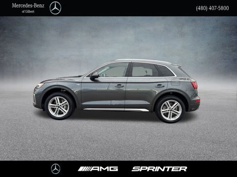 Used 2021 Audi Q5 e Premium Plus w/ Premium Plus Package image 3