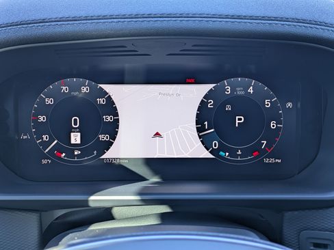 Used 2024 Land Rover Discovery Dynamic SE image 10