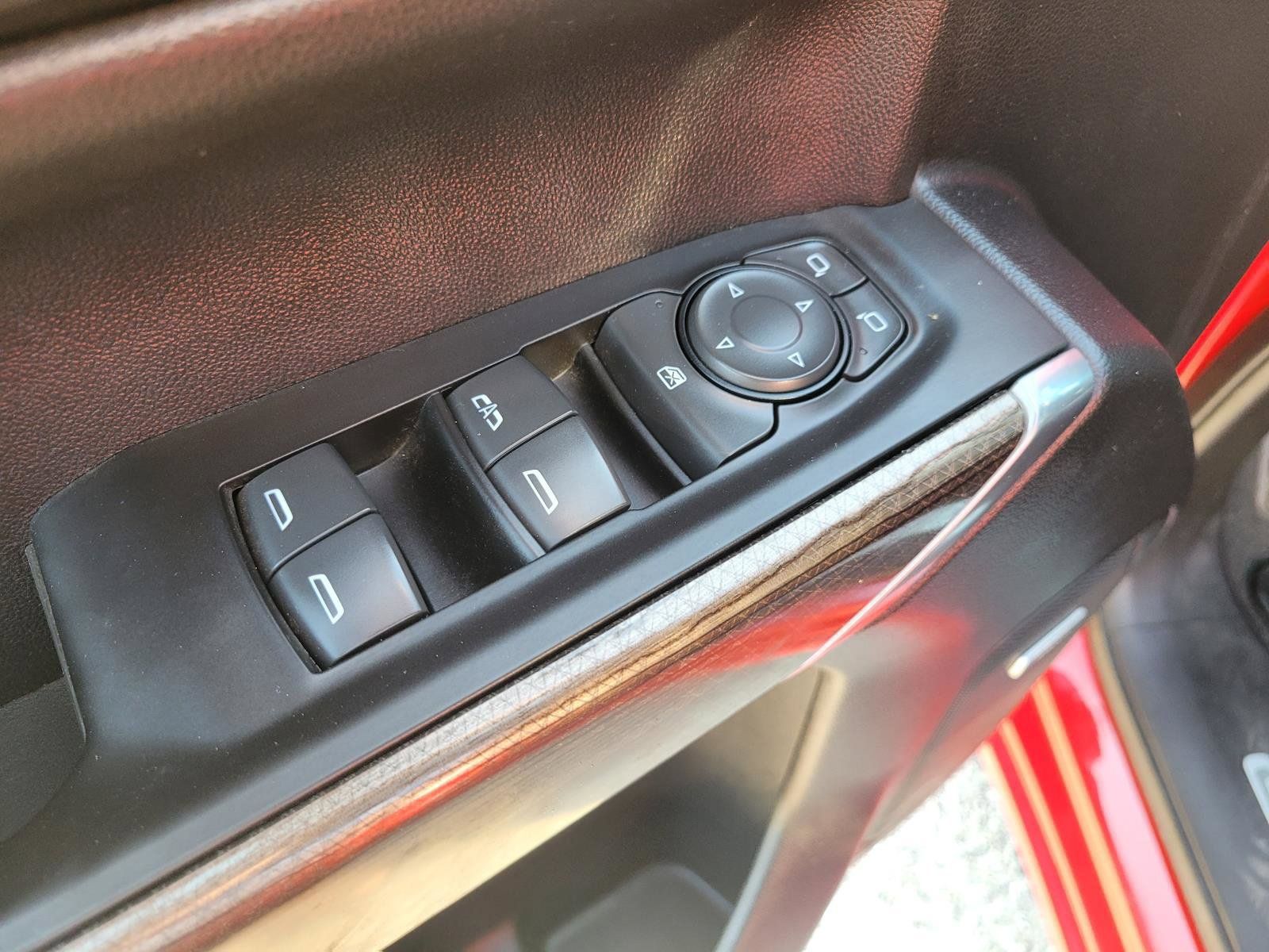 Used 2021 Chevrolet Silverado 1500 RST w/ Convenience Package II AWD/4WD image 19