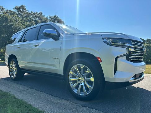 Used 2023 Chevrolet Tahoe Premier w/ Premium Package 2 RWD image 3
