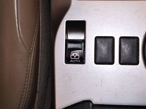 Used 2015 Toyota 4Runner Limited AWD/4WD image 33