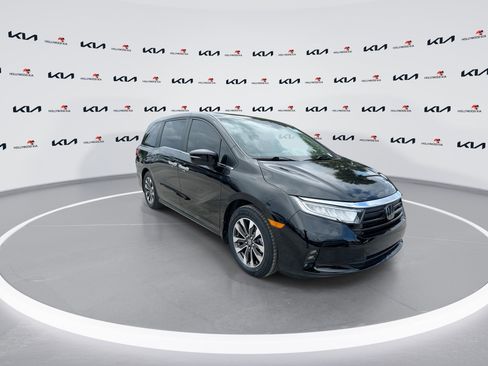 Used 2024 Honda Odyssey EX-L image 2