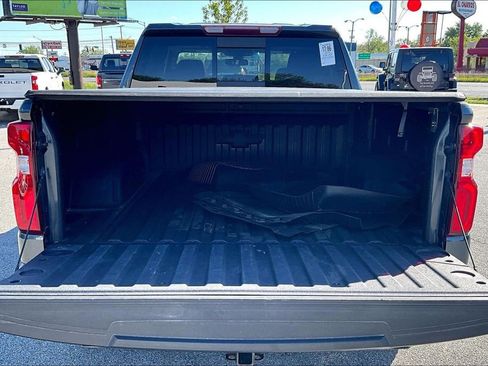 Used 2019 Chevrolet Silverado 1500 LTZ w/ LTZ Premium Package AWD/4WD image 18