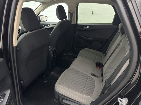 Used 2020 Ford Escape SE image 32