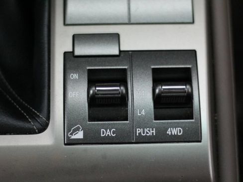 Used 2011 Lexus GX 460 w/ Comfort Plus Pkg AWD/4WD image 29
