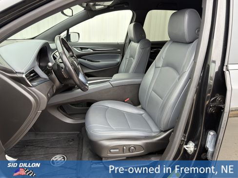Used 2023 Buick Enclave Essence image 12