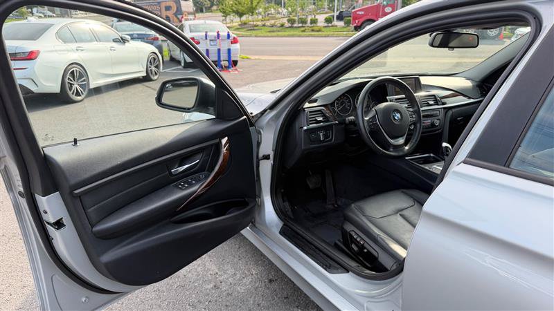 Used 2014 BMW 335i xDrive Sedan AWD/4WD image 20
