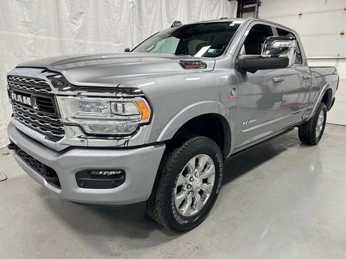 Used 2024 RAM 2500 Limited image 3
